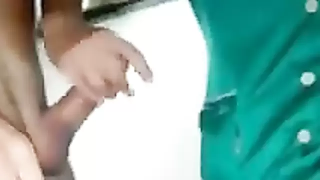 واحد ناك بنت أوزبكية في مستشفى.